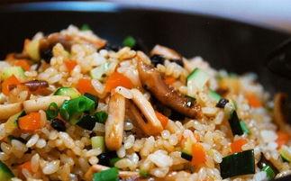 饭店炒饭爆料视频播放,视频曝光炒饭制作全过程  第1张